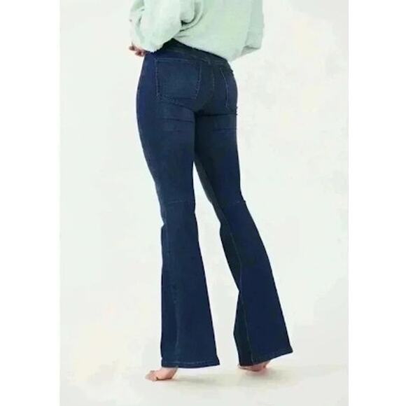 Penny Pull-On Flare Jean Size 25R - Picture 3 of 8